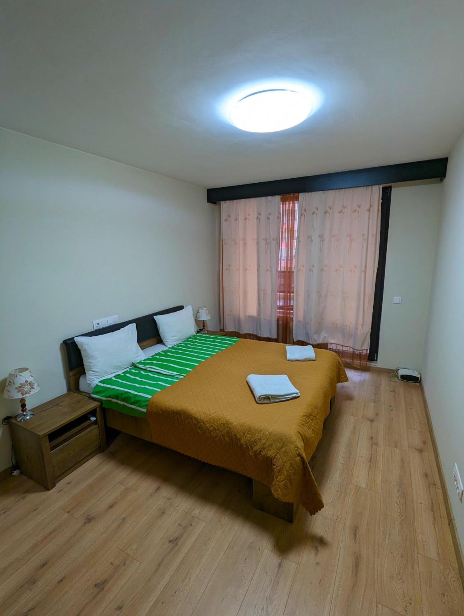 Business And Leisure Apartments In Mladost 2 With Free Garage Szófia Kültér fotó