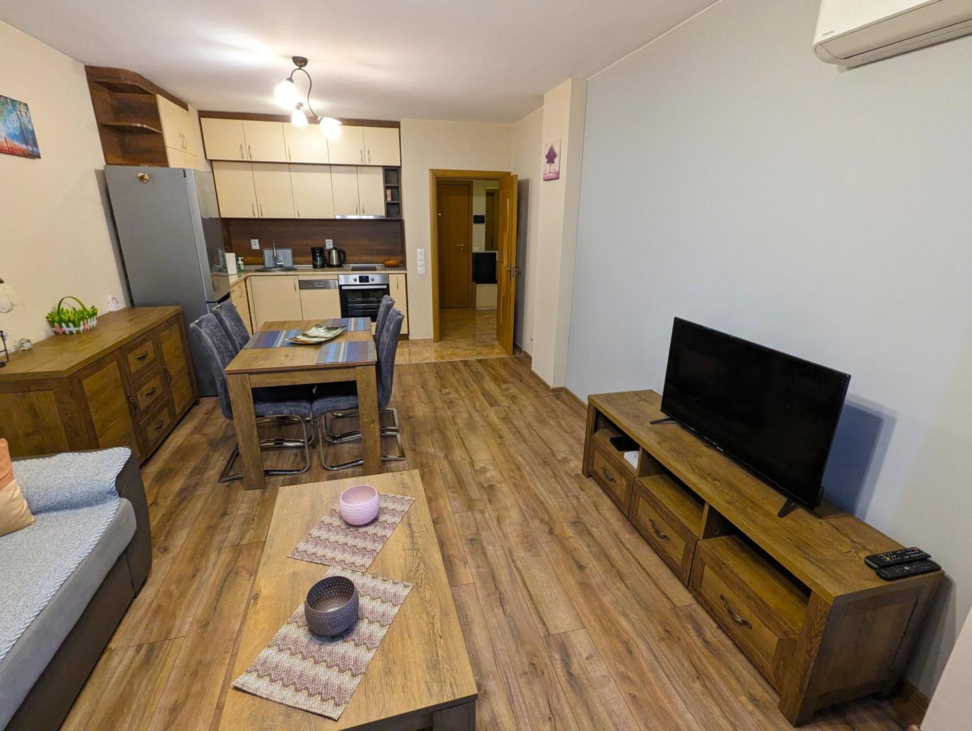 Business And Leisure Apartments In Mladost 2 With Free Garage Szófia Kültér fotó