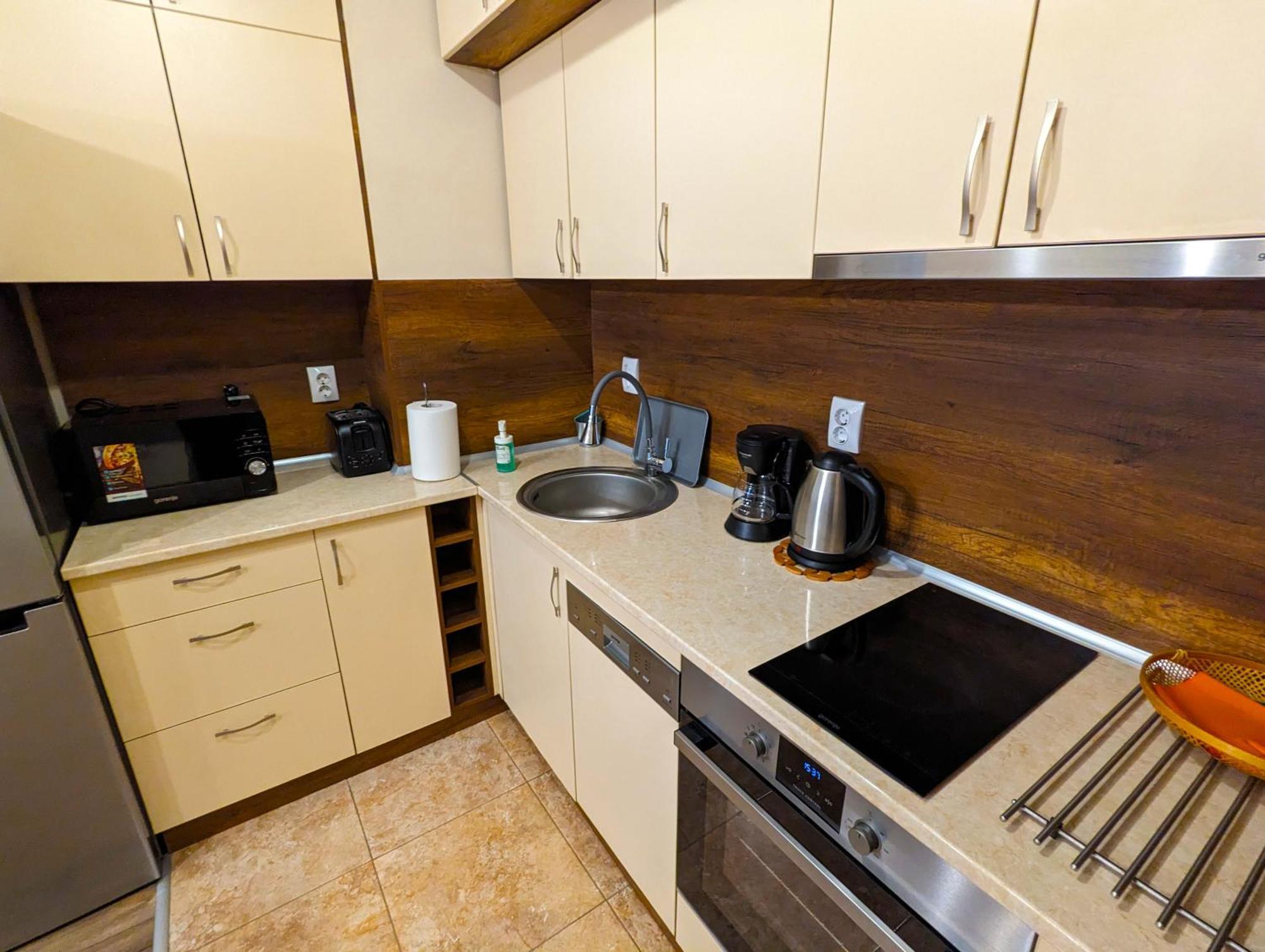 Business And Leisure Apartments In Mladost 2 With Free Garage Szófia Kültér fotó