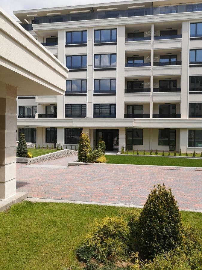 Business And Leisure Apartments In Mladost 2 With Free Garage Szófia Kültér fotó