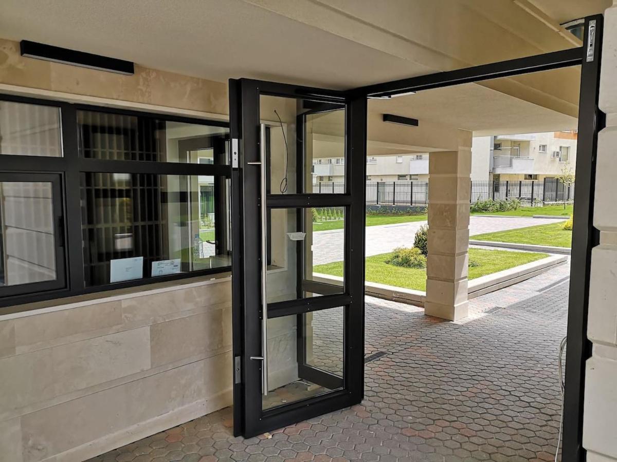 Business And Leisure Apartments In Mladost 2 With Free Garage Szófia Kültér fotó